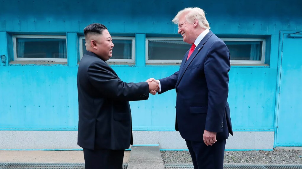 Donald Trump mengklaim Kim Jong Un "merindukannya"