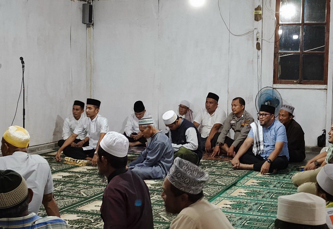 Wakil Bupati Bolmut Bersama Jamaah Safari Ramadhan