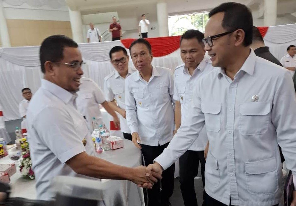 Bupati Bolmut Bersama Wamendagri Boma Arya