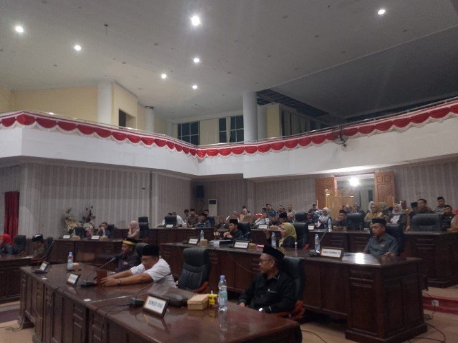 Rapat Paripurna DPRD Bolmut
