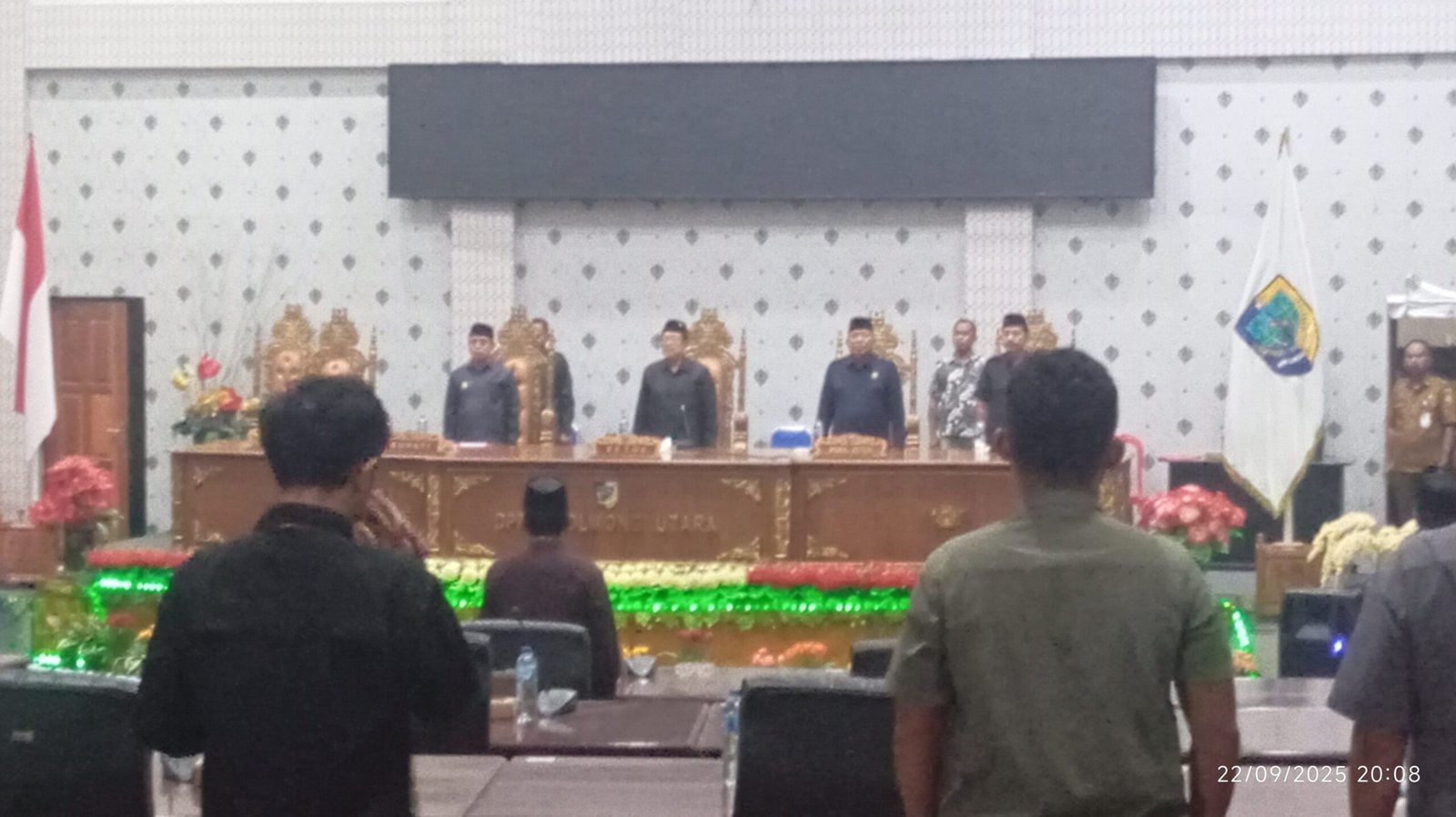 ua DPRD Bolmut Frangky Chendra pimpin rapat paripurna