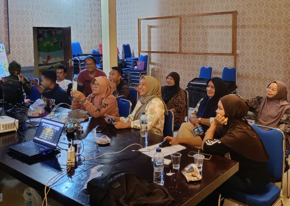 Kepala DPPKBPPPA Bolmut Yani Lasama