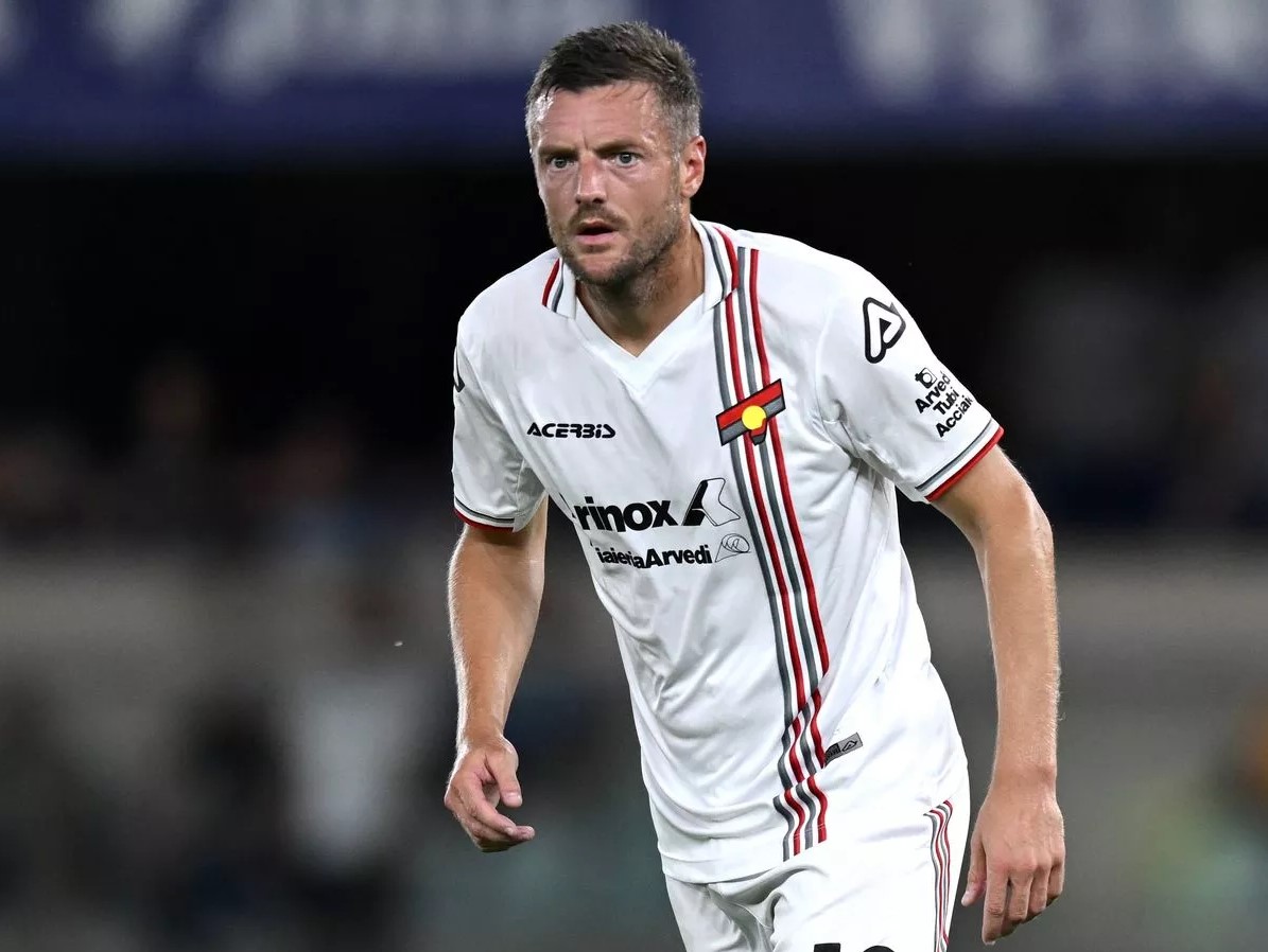 Cremonese meraih kemenangan 3-1 atas Bologna dalam laga Serie A dengan dua gol Jamie Vardy.